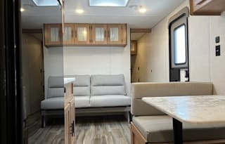 2024 New Forest River Prime Time Avenger Sleeps 6