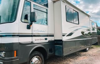 2000 Fleetwood Southwind Limited