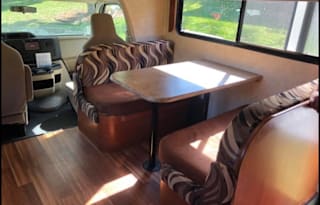 2013 Coachmen RV Freelander 32BH Ford 450