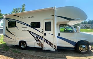 2020 Thor Motor Coach Chateau (24FT Easy Drive!)