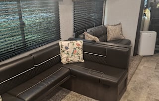 Mike D' kid Approved Camper Rental