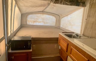 2001 Jayco Heritage Pop Up Camper - Sleeping 8