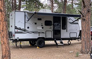 2021 Forest River Wolf Pup Black Label 16PFBL