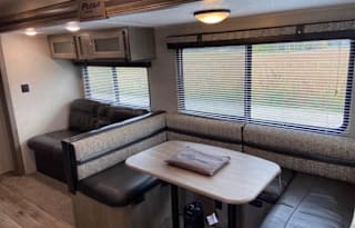 Family Camper-Sleeps 8-Fully Loaded-Delivery Only