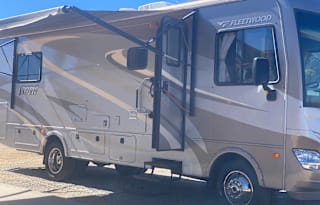 2015 Fleetwood RV Storm 30L