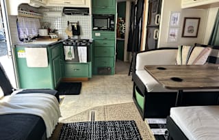 Hi I’m Toby the 2006 Fleetwood RV Tioga 31M