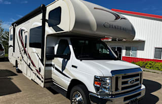 2016 Thor Motor Coach Chateau 31E Bunkhouse