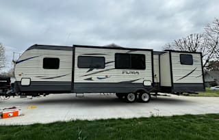 Great Family Camper with Bunkhouse