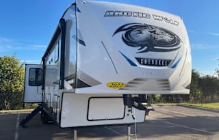 2022 Cherokee Arctic Wolf Suite 3660