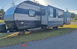 "Ellie Mae" Bunk Room/ Full Outside Kitchen