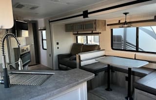 Lu&Ry's 2021 Puma bunkhouse