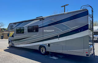 S10 Luxury Forest River Sunseeker 3010 Class C
