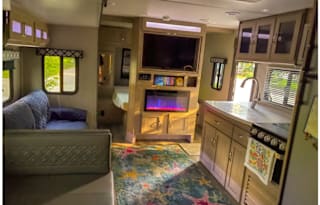 2020 Sleep 9/Coachmen Freedom Exp ULTRA Lte
