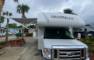 2020 Thor Motor Coach Freedom Elite 30FE  "KOBE"