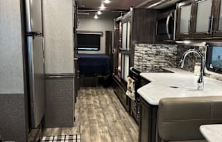 Admiral Holiday Rambler Class A