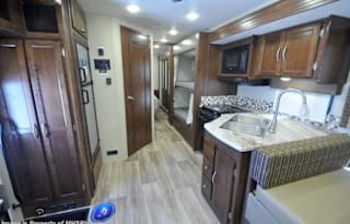 NEW EPIC 34 Bunkhouse Sleeps 10