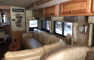 Lovely Land Yacht
