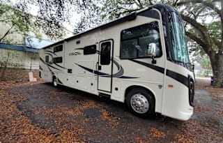 2022 Entegra Coach - Vision XL Floorplan: 36A Bunk