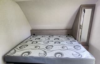 Brand new Coleman Light 1905BH