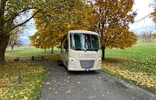 "Co-Pilot Cruiser" 2022 Winnebago Vista 27P