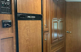 Winnebago-Superior Ride-Deluxe Living-Family Fun