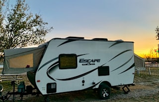 2017 KZ Escape Kid Approved Pet Friendly Lightweight Expandable RV Rental