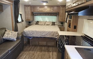 2018 Forest River Flagstaff Micro Lite 21FBRS