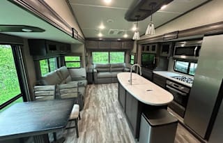 Belle-2022 Grand Design Reflection 367BHS