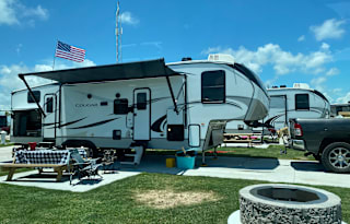 2022 Keystone RV Cougar Half-Ton 32BHS