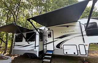 Cougar Cove 5th Wheel