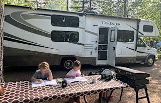 "Neverland" A family friendly 2017 Bunkhouse!
