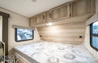 Cute loaded camper w/bunkbeds-2022KZSportsman181BH