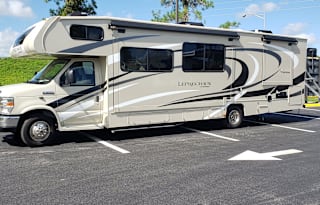 2020 Coachmen RV Leprechaun