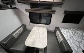 2022 CrossRoads RV Zinger Lite ZR18BH