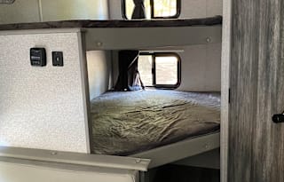 2021 Travel Trailer with Bunkbeds