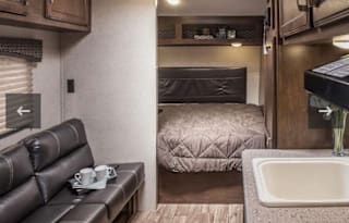 Effortless Vaca Awaits!  2017  Venture Sonic Lite