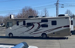 Bunkhouse Family 2020 Fleetwood RV Flair 34J