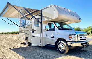 Pet/friends/family friendly Minnie Winnebago