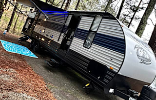 Large RV w Bunk House & Outdoor Kitchen & Grill