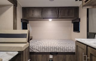 S'mors Roomy Family Friendly Lightweight Bunkhouse