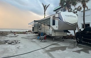 2 bedroom, 2 full baths, fifth wheel