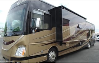 2016 Fleetwood RV Discovery 40G