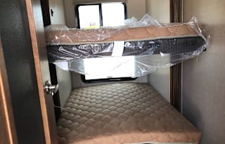 2019 family ready fifth wheel with two Full restrooms sleeps approximately 8 to 10