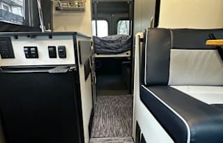 2023 Winnebago Revel / Mercedes Sprinter 4x4 Van