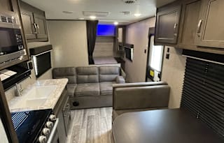 Jeannie's RV Rental