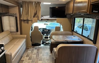 Great Size and Easy to Drive RV