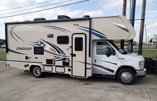 Clean - Comfortable - Pet Friendly- Slideout