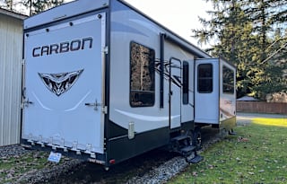 Keystone Carbon Toy Hauler