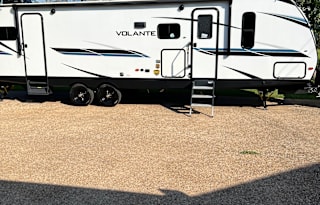 2022 CrossRoads RV Volante 32FB big family camper