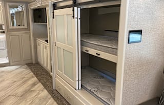2022 Fleetwood RV Discovery 38N